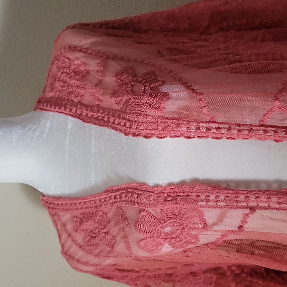 Forgotten Grace Lace cover up - Picture 3 of 7